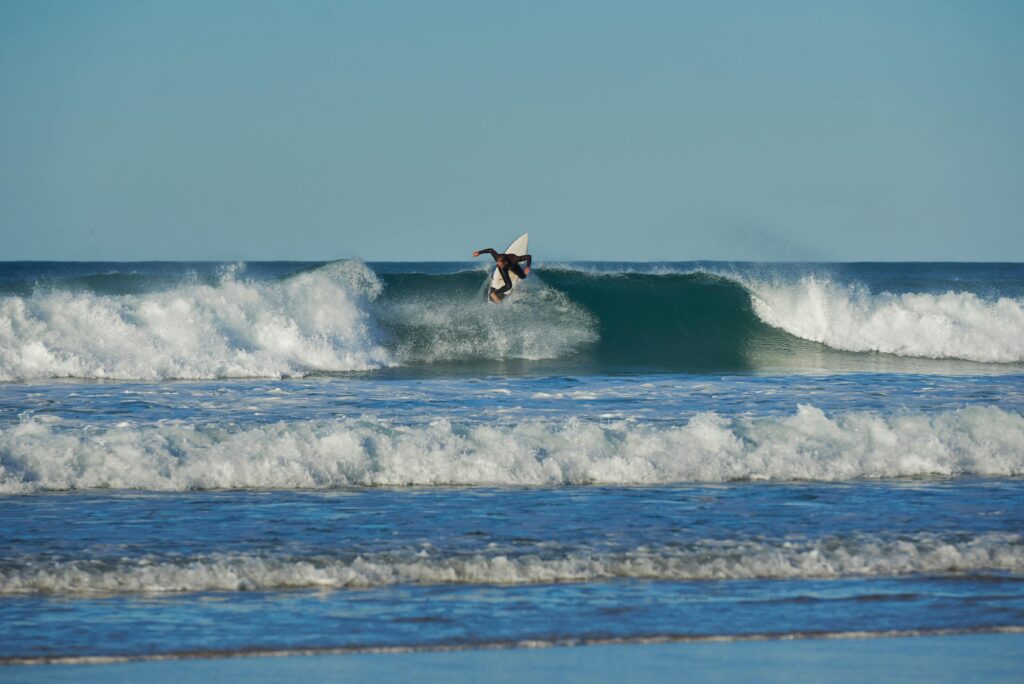 tow-in surf