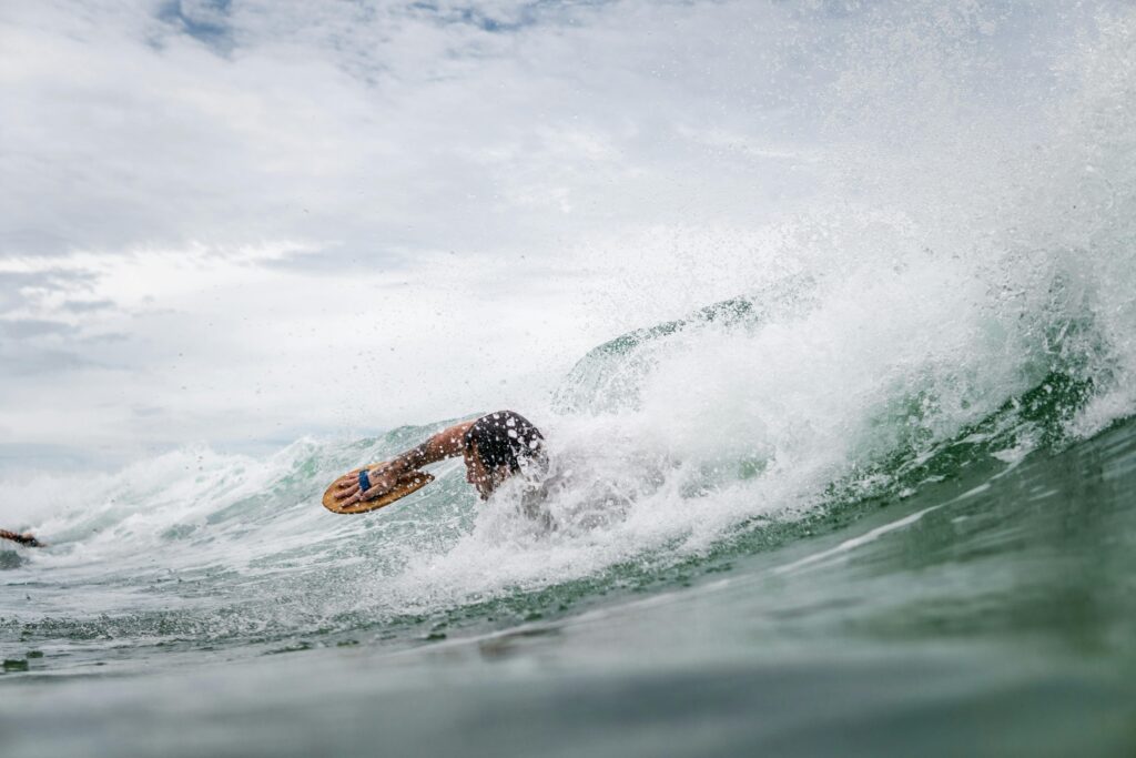 bodysurf