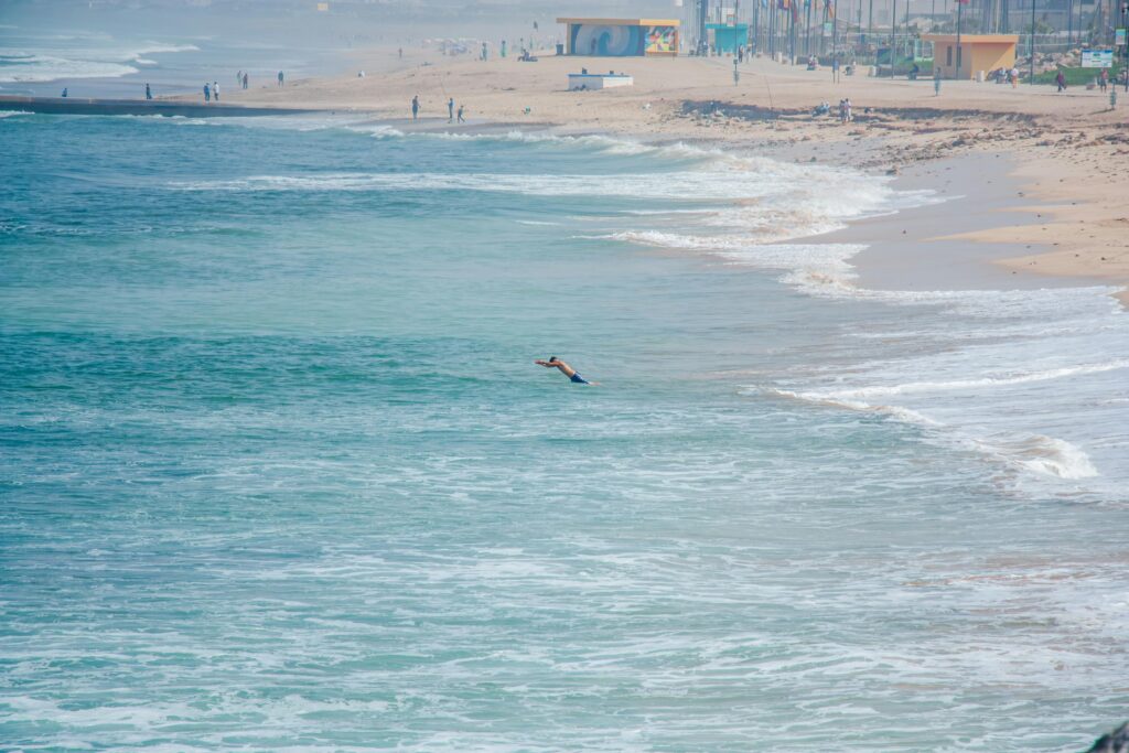 bodysurf