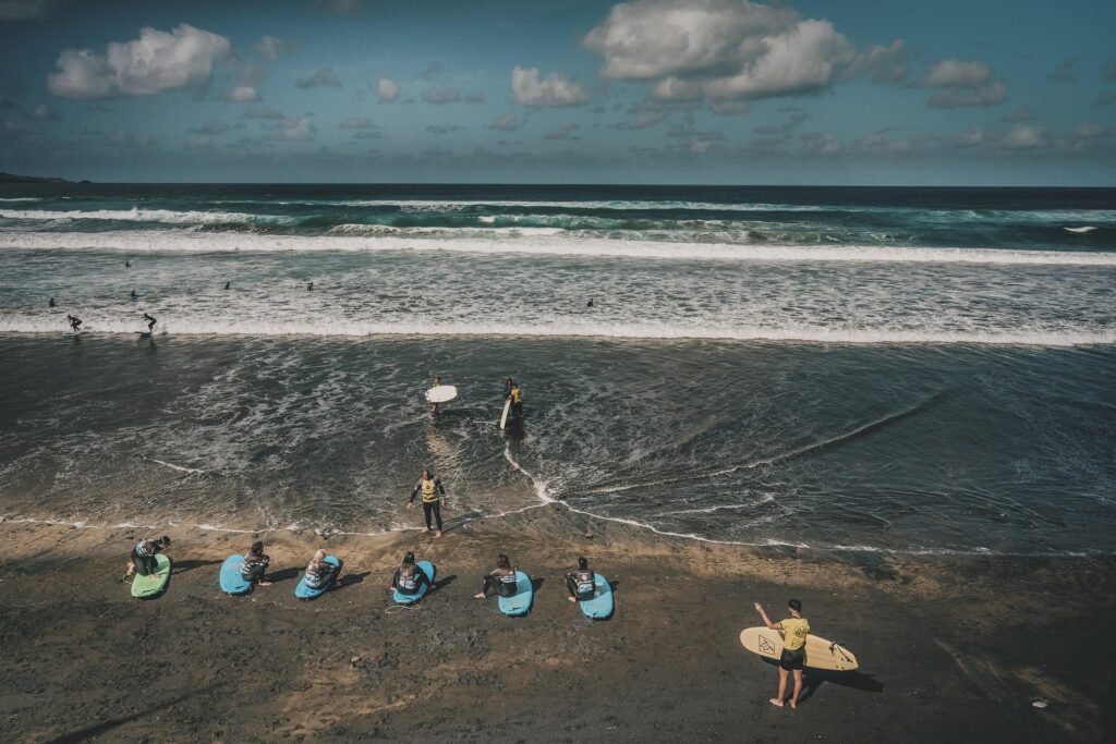 SURFISTAS ENTRENANDO