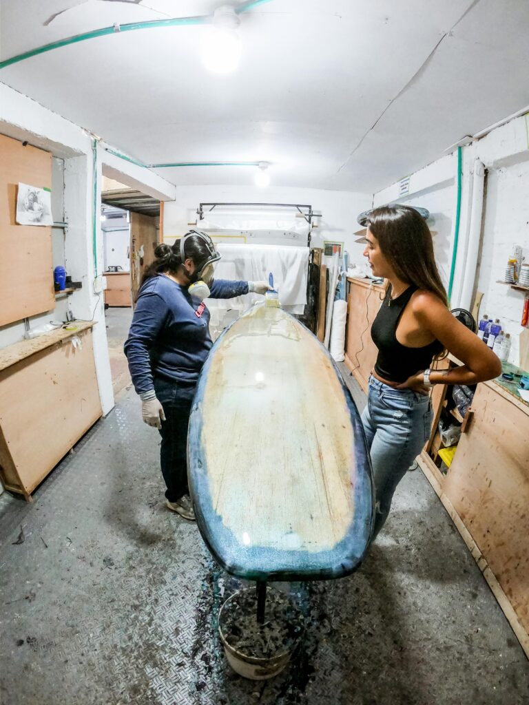 COMO FUNCIONA UNA TABLA DE SURF